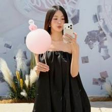 금새록, 다시 리즈 시절로! 풍선처럼 사랑스럽게 로맨틱 걸리시 벌룬 원피스룩