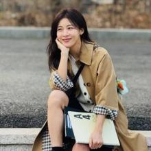 하지원, 3월 캠퍼스 낭만! 다시 대학생으로 돌아간 47세 여배우 트렌치코트 캠퍼스룩