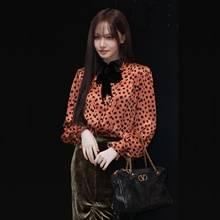 [패션엔 포토] 아이브 리즈, 땡땡이 블라우스와 벨벳 스커트! 은근히 고혹적인 부르조아 맥시멀룩