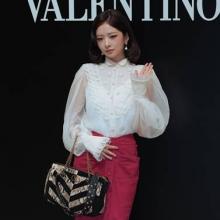 [패션엔 포토] 아이브 레이, 걸그룹 요정의 귀부인 자태! 화이트&핫핑크 레이디 라이크룩