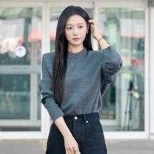 김지원, 니트 스웨터만으로도 퀸! 미니멀 도회미 심플리티 밀라노 출국길