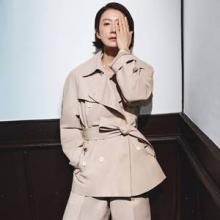 김희애, 더 깊어진 50대 우아한 절제미! 부드럽게 핏된 하이엔드 레이디 라이크 룩