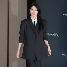 [패션엔 포토] 수지, 여자도 반할 듯! 한계없는 젠더리스 슈트 핏 멋스러운 나들이룩