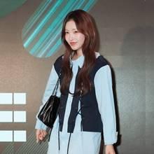 [패션엔 포토] '故 최진실 딸' 최준희, 5월 결혼 앞두고 실험적인 셔츠룩 패션쇼 나들이