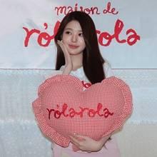 [패션엔 포토] 아이브 장원영, 티셔츠와 레이스 스커트! 청순한 듯  은근 섹시한 러블리 섬머룩