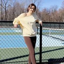 손태영, 45세 뉴욕 맘의 봄 레깅스 핏! 군살제로 탄탄 몸매 뽐낸 동네 산책룩