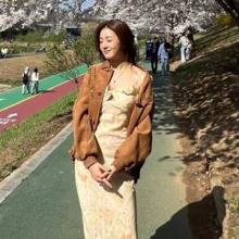 강소라, 벚꽃도 절정 미모도 절정! 슬림 꽃무늬 원피스 브라운 재킷 톤온톤 나들이룩