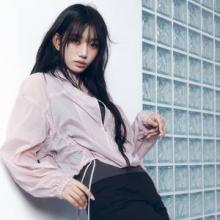 미야오 수인, 발 빠른 Z세대 초여름 스타일 완성! 맵시 살린 감각적인 믹스매치 데일리룩