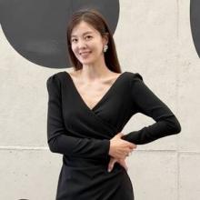 김성은, 여리여리 블랙 핏 끝판왕! 봄의 멋과 품격 다 갖춘 드레이프 블랙 드레스룩