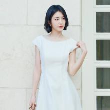 신예은, 4월 하객룩 뭐 입지? 28세 MZ세대 멋과 스타일 다 갖춘 원피스와 셋업 하객룩