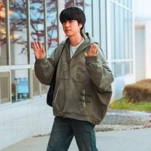 [패션엔 포토] BTS 진, 순수 댄디 컷 천진난만 소년미! 빈티지 오버핏 후드 집업 출국룩 
