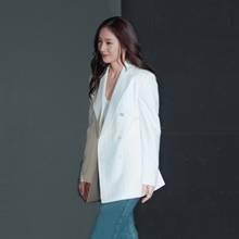 [패션엔 포토] 정수정, 때이른 더위에 딱! 린넨 재킷으로 뽐낸 내추럴한 쿨비즈 오피스룩