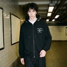 한세엠케이 ‘더 비 아카이브’, 신규가 일냈다! 블랙 오버핏 아트웍 스웻 후드 집업 완판 