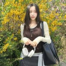 이솔이, 결혼 6년차! 더 어려진 민트&초코 레이어드 동안 미모 봄 나들이룩 