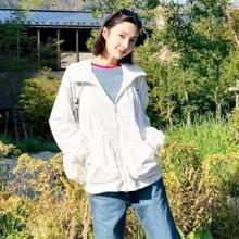 레드벨벳 조이, 경량 바람막이가 찰떡! 맞춘 듯 꺼내 입은 바람막이 재킷 일본 트래블룩