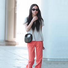 [패션엔 포토] 트와이스 채영, 심플한 티셔츠와 빨간 바지! 꾸안꾸 섬머룩 일본 출국