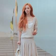 [패션엔 포토] 에스파 윈터, 여리여리 여신미! 더 말라 보이는 하늘하늘 롱 스커트 톤온톤 출국룩