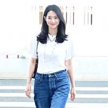 신민아, 결혼하고 더 예뻐진 새댁..티셔츠에 청바지만 입어도 청순미 폭발