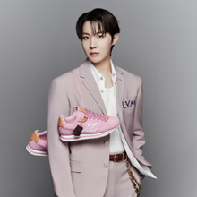 루이비통, BTS 제이홉 핑크 스니커즈 한국 먼저 띄우고  4월 30일 글로벌 출시 