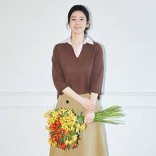 김현주, 40대 화사한 꽃미모! 더 깊어진 우아미 사랑 담은 투피스 5월의 데일리룩