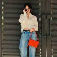 기은세, 셔츠 싹둑 잘랐나? 배꼽 드러낸 크롭 셔켓 너무 핫해 외출 데일리룩
