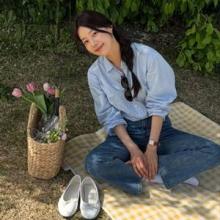 한지혜, 5월 피크닉! 여유있는 롤업 셔츠로 끝 예쁜 엄마의 청청 봄 피크닉룩