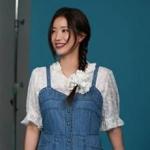 임수향, 5월의 청순 러블리! 화이트 블라우스와 데님 뷔스티에 로맨틱 데일리룩