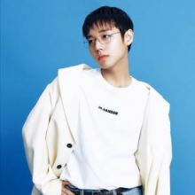 박지훈, 심쿵 ‘왕사남’ 그대로! 아이웨어와 찰떡 훈훈한 셔츠 레이어드 남친룩