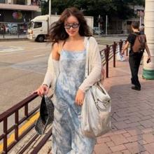 임수향, 홍콩 장악한 워킹 우먼! 영화의 한 장면 같은 하늘하늘 워터 블루 슬립 원피스룩
