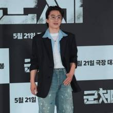 [패션엔 포토] 구교환, 아래는 힙 위는 시크! 힙&시크 극과 극 캐주얼 슈트 시사회룩