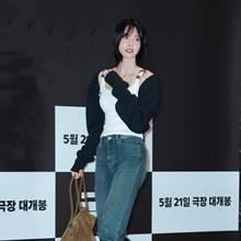 [패션엔 포토] 권나라, 잘록한 허리라인! 볼레로 카디건으로 끝낸 걸크러시 시사회룩 
