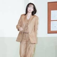 [패션엔 포토] 진기주, 특전사 출신 감독관 기대만발! 존재감 폭발 쓰리피스 슈트핏!