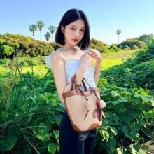레드벨벳 조이, 첫사랑 소녀 같은 청순 러블리! 크롭 코르셋 톱 여름 산책룩