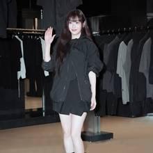 [패션엔 포토] 최희진, 공학적이고 기능적인 디자인! 후드 봄버 재킷 블랙 투피스룩