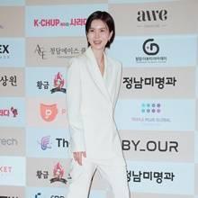 [패션엔 포토] 공민정, 황금촬영상 심사위원 특별상! 품격있는 테일러드 더블 슈트룩