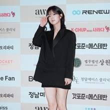 [패션엔 포토] 신은수, 전지현 아역 어느덧 숙녀! 블랙 턱시도 재킷으로 끝낸 성숙한 자태