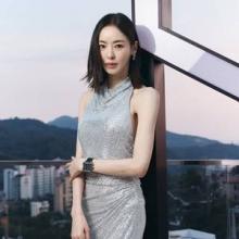 이다희, 은은하게 빛난 실버의 여신! 175Cm 기럭지 뽐낸 홀터넥 글램 드레스룩 