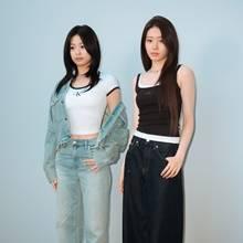 [패션엔 포토] 베이비몬스터 아현-로라, 성수동에 뜬 요정들 데님 시밀러 케미룩