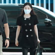 [패션엔 포토] 레드벨벳 아이린, 쇼츠의 품격! 블랙 바이커 쇼츠 슈트 마카오 출국룩 