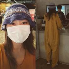 공효진, 니트 버킷햇과 점프슈트가 찰떡! 힙한 공블리 꾸안꾸 외출 데일리룩