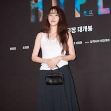 [패션엔 포토] 이지아, 코엑슨 흔든 동안 여신! 드레시한 블랙앤화이트 시사회 나들이룩