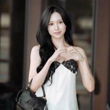 [패션엔 포토] 트와이스 미사모 미나, 란제리야 블라우스야? 섹시 슬립 블라우스 일본 출국