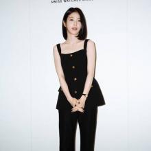 [패션엔 포토] 신예은, 미모의 단발 도시 깍쟁이! 청순&시크 블랙 스트랩 재킷 슈트룩