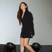 [패션엔 포토] 박소담, 더 예뻐진 비주얼! 시대를 초월한 리틀 블랙 드레스룩
