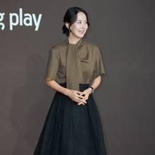 [패션엔 포토] 조여정, 여전히 러블리 끝판왕! 여성스러운 리본 블라우스 우아한 사모님룩