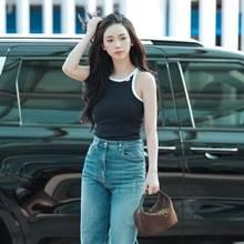 [패션엔 포토] 에스파 카리나, 끈나시와 청바지 조합! 눈부신 데일리 섬머룩 시카고 출국