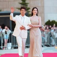 [패션엔 포토] 전현무-윤아, 5년 연속 청룡의 얼굴! 환상의 레드카펫 MC 케미룩