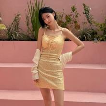 권나라, 이렇게 사랑스러웠나? 청순에 러블리, 은근한 섹시미까지 옐로 미니 원피스룩