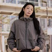 김연아, 바람불면 필요해! 일상이라 더 예쁜 초콜릿 체크 바람막이 애슬레저룩