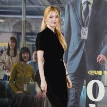 [패션엔 포토] 한소희, 용산이 들썩 금발에 블랙 포스! 패션 CEO의 파워풀한 블랙 커리어우먼룩